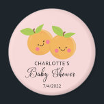 Kleine Süssen Babydusche Magnet<br><div class="desc">Kleine Süssen sind auf dem Weg Babydusche Design mit bezauberndem kleinen Clementine Orangen Set auf einem hellrosa Hintergrund. Besuchen Sie unseren Shop,  um unsere bezaubernde kleine Süssen Design Kollektion zu sehen.</div>