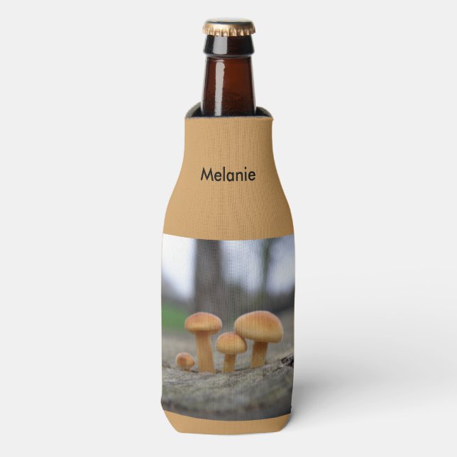 Kleine Toadstools Makro Personalisierte Flasche Co Flaschenkühler (Flaschenvorderseite)