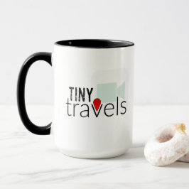 Kleine Travels Logo-Tasse mit Channel Hosts Tasse