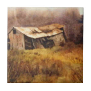 Kleine verlassene Scheune auf dem Herbstfeld Fliese