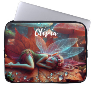 Kleine Whimsical Fairy Schlaf auf einem Lein Laptopschutzhülle