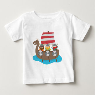 Kleine Wikinger im Schiff Baby T-shirt