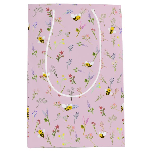 Kleine Wildblume ist auf dem Weg zur Babydusche Mittlere Geschenktüte (Vorderseite)