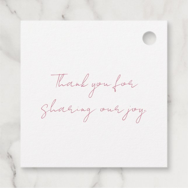 Kleine Zehen. Big Joy. Es ist ein Mädchen. Geschenkanhänger (Rückseite)