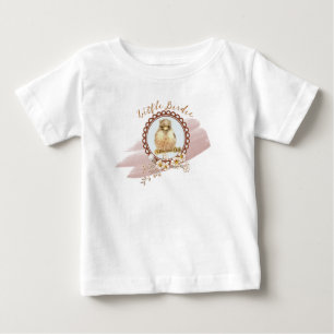 Kleiner Baby Robin mit Field-Blume T-shirt