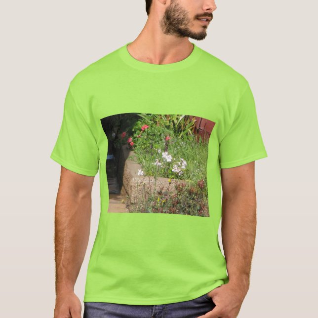 Kleiner Blumengarten T-Shirt (Vorderseite)