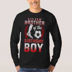 Kleiner Bruder des Geburtstags-jungen Fußballspiel T-Shirt