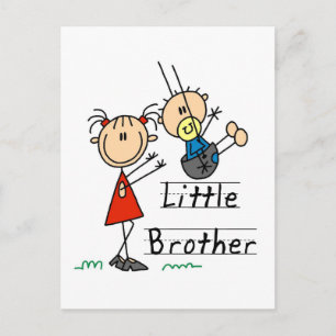 Kleiner Bruder mit T-Shirts der großen Schwester Postkarte