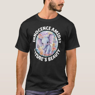 Kleiner Elefant. Unschuld inmitten der Schönheit d T-Shirt