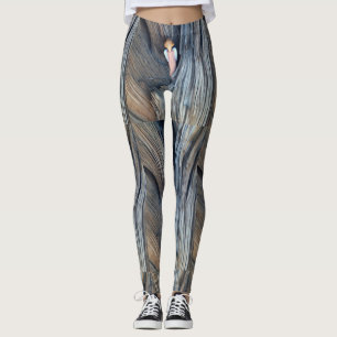 kleiner Engel in der Wacholderbusch-Baumrinde Leggings
