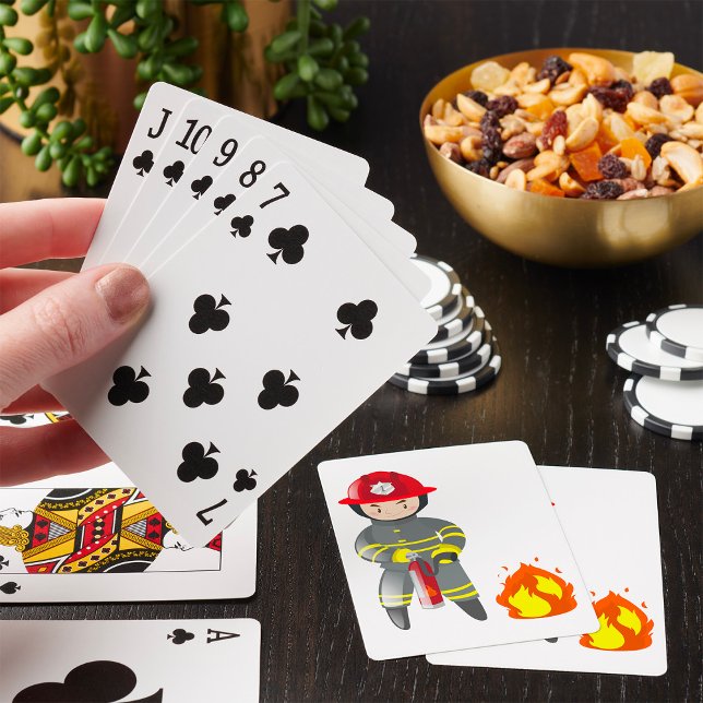 Kleiner Feuerwehrheld löscht Feuer Spielkarten (Von Creator hochgeladen)