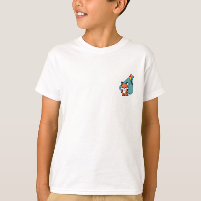 Kleiner Fuchs spielt mit Drachenkindern T-Shirt (Vorderseite)
