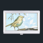 Kleiner Gelbbvogel auf einem Zweig nach oben Visitenkarten Dose<br><div class="desc">Dieses Bild ist perfekt für Ihre Vogelsammlung. Der kleine gelbe Vogel und der blaue pastellfarbene Hintergrund dieses Bildes sind einfach,  aber beruhigend und können leicht zu jedem Zazzle-Produkt hinzugefügt werden. Wählen Sie dieses Bild heute aus.</div>
