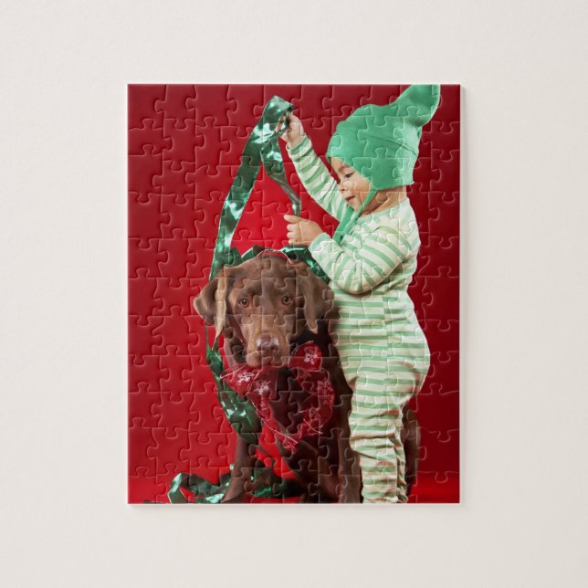 Kleiner Junge, der einen Hund verziert Puzzle (Vertikal)