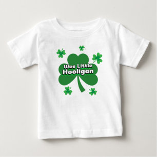 Kleiner kleiner Hooligan St. Patrick's Day Shamroc Baby T-shirt