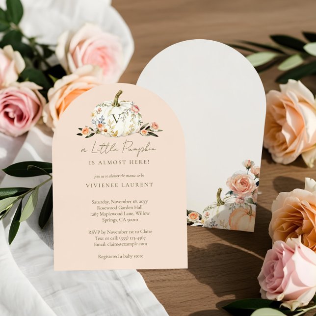 Kleiner Kürbis auf die Pink Floral Baby Dusche Einladung (Little Pumpkin on the Way Pink Floral Baby Shower Invitation)