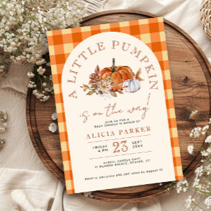 Kleiner Kürbis Gingham Herbst Babyparty Einladung