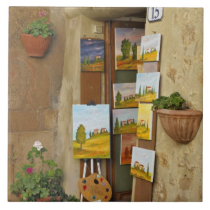 Kleiner Laden mit Kunstwerken zum Verkauf auf dem  Fliese