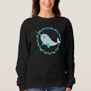 Kleiner Niedlicher Lachen Baby Narwhal im Fischkre Sweatshirt