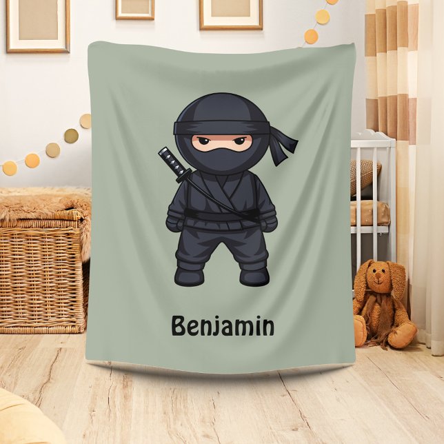 Kleiner Ninja, anpassbarer Name, Sage-Grün Fleecedecke (Von Creator hochgeladen)