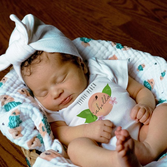 Kleiner Peach Baby Strampler (Von Creator hochgeladen)