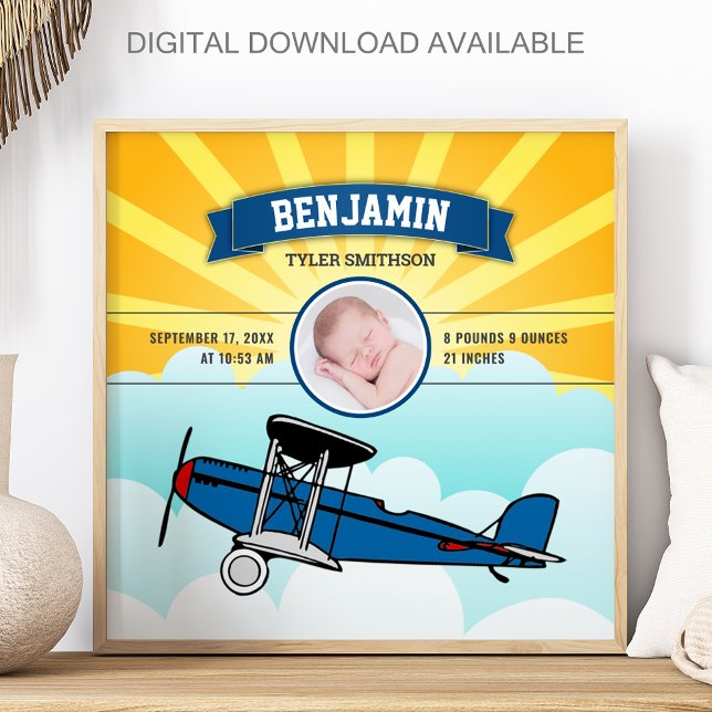 Kleiner Pilot Blaues Flugzeug Baby-Foto Geburtssta Poster (Von Creator hochgeladen)