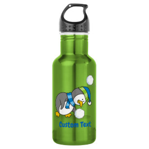 Kleiner Pinguin bekommt einen Schneeball aus Edels Edelstahlflasche