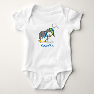 Kleiner Pinguin Erlangen eines Schneeballganges T Baby Strampler