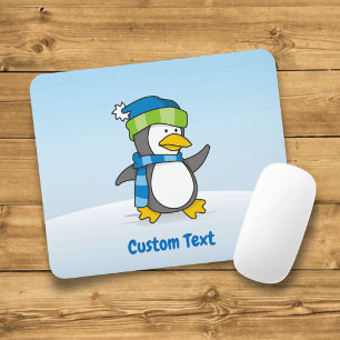 Kleiner Pinguin läuft auf Schneemauspad Mousepad