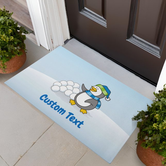 Kleiner Pinguin mit Schneebällen, der Türmchen win Fußmatte (Von Creator hochgeladen)