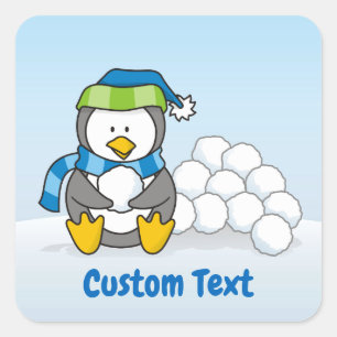 Kleiner Pinguin mit Schneebällen Quadratischer Aufkleber