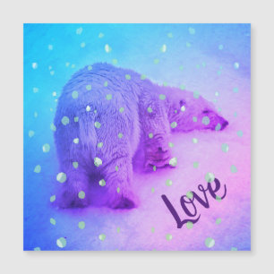 Kleiner Polar Bär, der seinen Kopf auf den Schnee  Magnetkarte