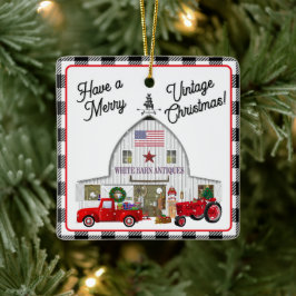 Kleiner roter LKW und antiker weißer Stall Keramikornament