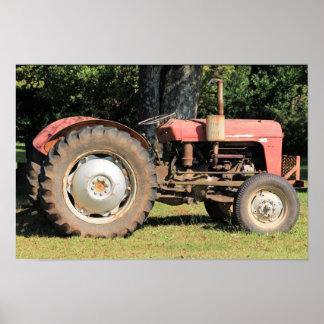 Kleiner roter Traktor mit grauen Rädern Poster