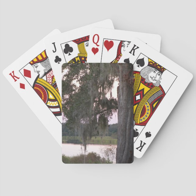 Kleiner See und moobedeckte Bäume Spielkarten (Rückseite)