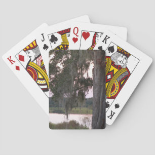 Kleiner See und moosbedeckte Bäume Spielkarten