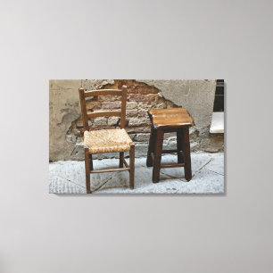 Kleiner Stuhl und Hocker, Pienza, Italien Leinwanddruck