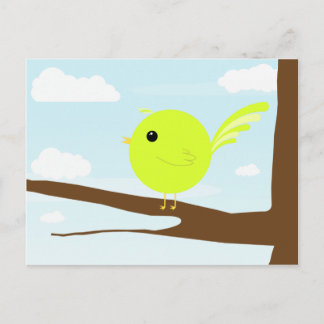 Kleiner Vogel auf einem Baum Postkarte
