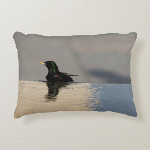 Kleiner Vogel im Wasser Dekokissen