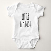Kleiner weiblicher Baby-Bodysuit