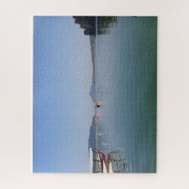 Kleines Boot auf ruhigem Wasser Puzzle