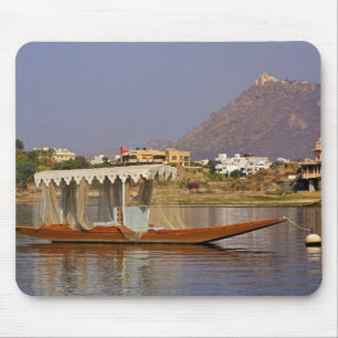 Kleines Boot, Lake Pichola, Udaipur, Indien. Mousepad