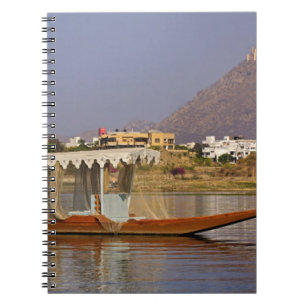 Kleines Boot, Lake Pichola, Udaipur, Indien. Notizblock