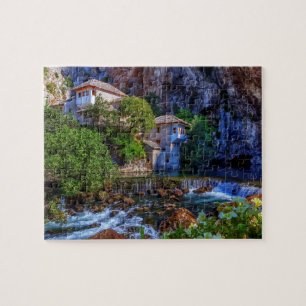 Kleines Dorf Blagaj auf Bunawasserfall, Bosnien Puzzle
