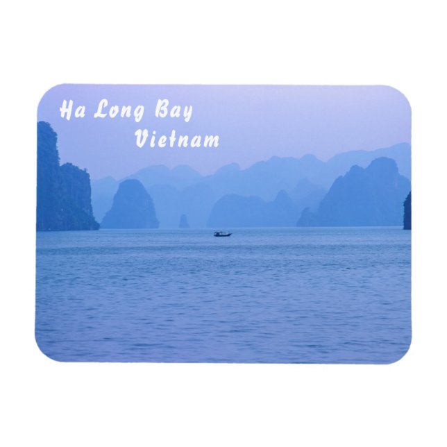 Kleines Fischerboot in Ha Long Bay - Vietnam, Asie Magnet (Horizontal)