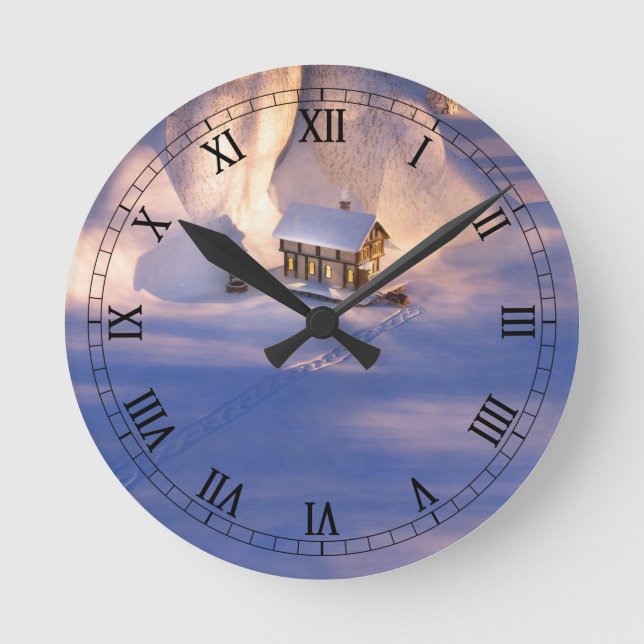 Kleines Haus im Schnee Runde Wanduhr (Vorderseite)