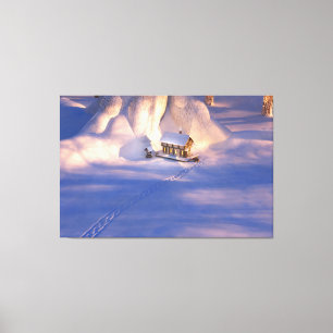 Kleines Haus in der Schneefälle Print Leinwanddruck