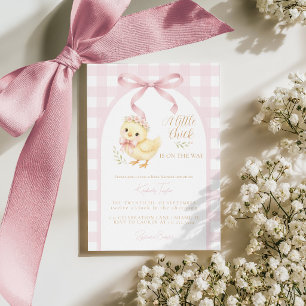 Kleines Küken rosa Gingham-Mädchen-Baby-Party Einladung