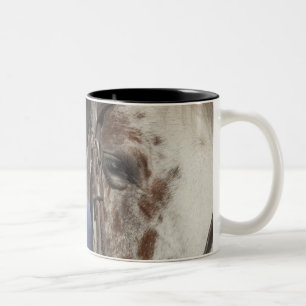 Kleines Mädchen mit ihrem Pferd Zweifarbige Tasse