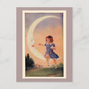 Kleines Mädchen sitzt auf dem Halbmond Postkarte